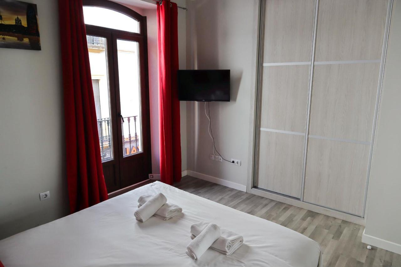 Triana Suite Dreams Seville Exterior photo